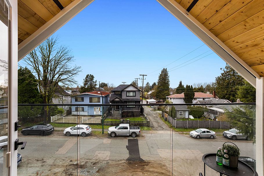 1 5306 Culloden Street Vancouver, BC - 16