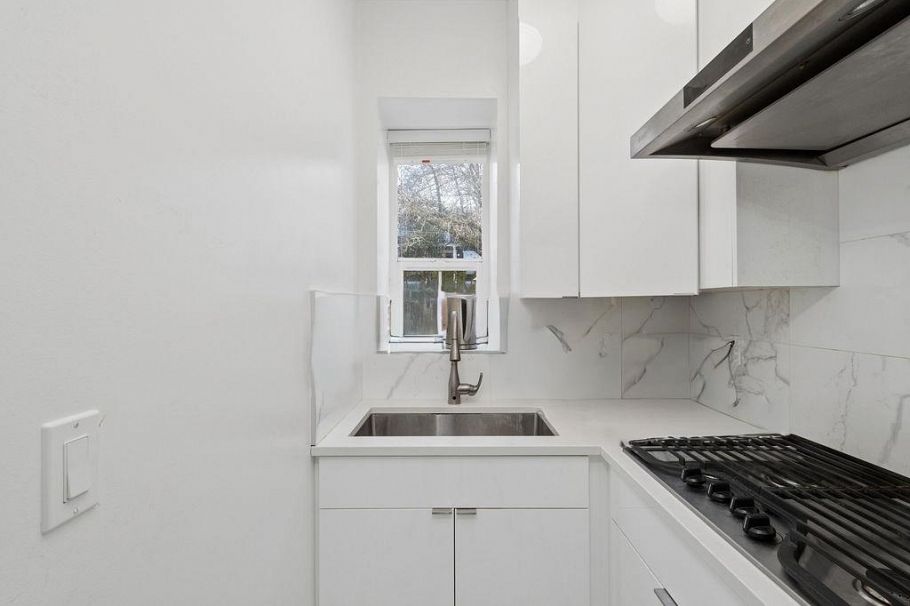 2709 W 37th Avenue Vancouver, BC - 19