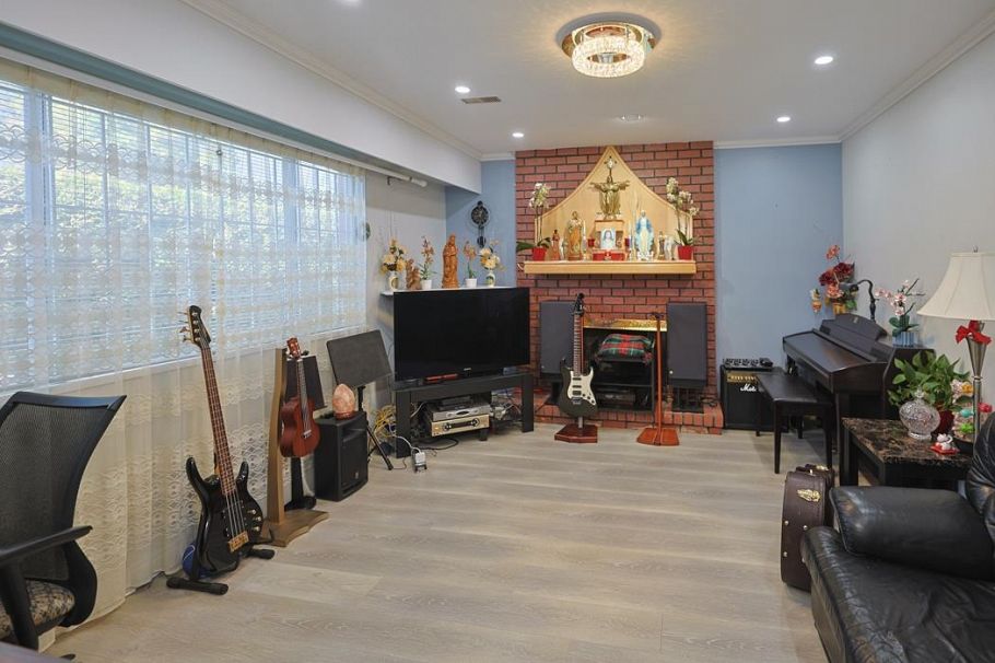 5730 Quebec Street Vancouver, BC - 10