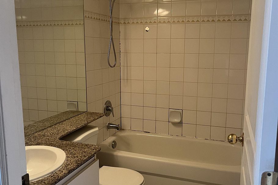 2103 1189 Howe Street Vancouver, BC - 6