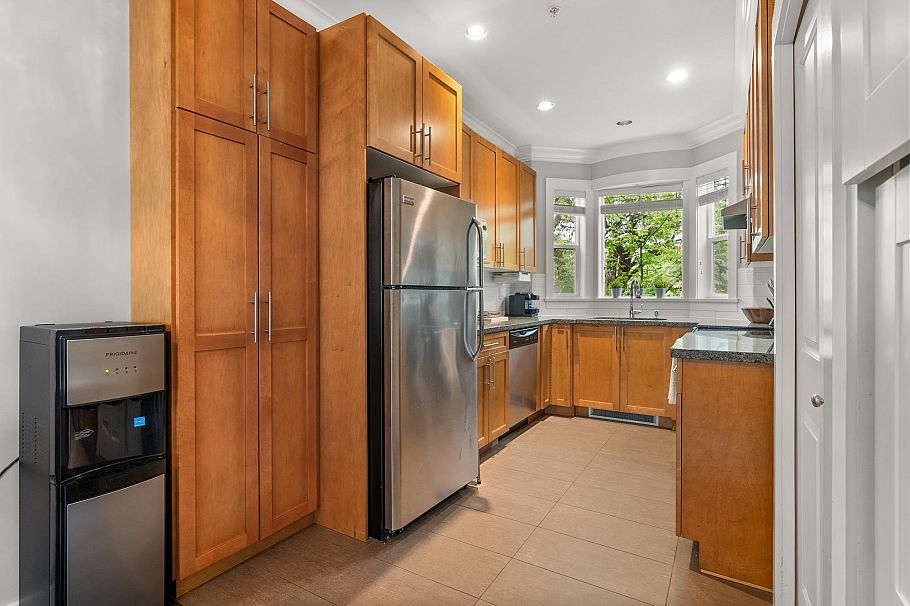 1382 E 27th Avenue Vancouver, BC - 14