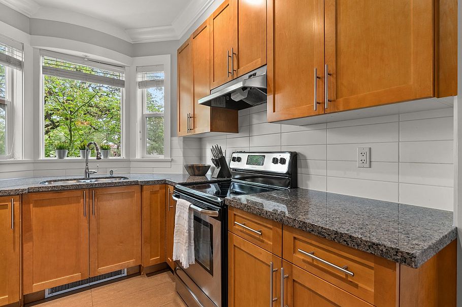 1382 E 27th Avenue Vancouver, BC - 17