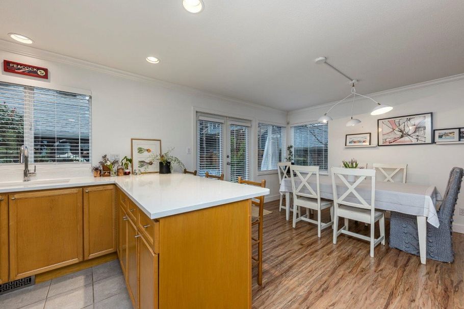 2530 Western Avenue North Vancouver, BC - 16