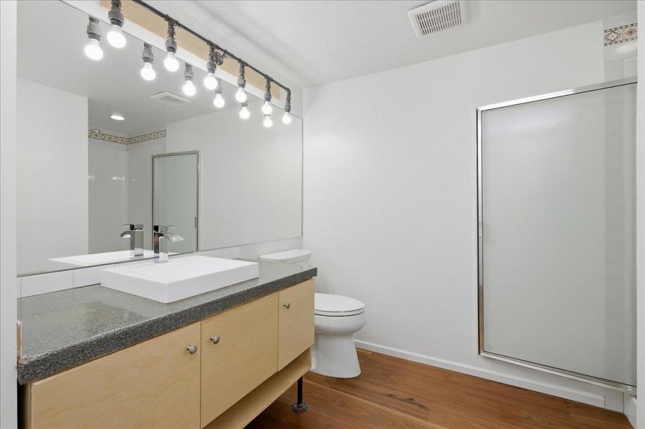 306 223 Mountain Highway North Vancouver, BC - 23