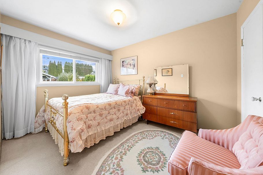 462 W 26th Street North Vancouver, BC - 23