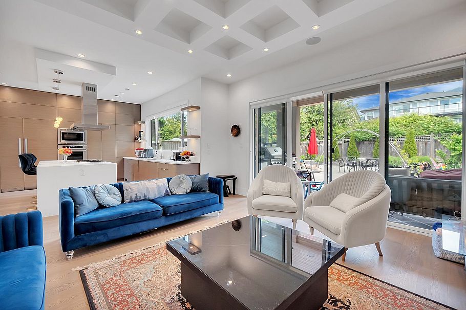 440 W Queens Road North Vancouver, BC - 20