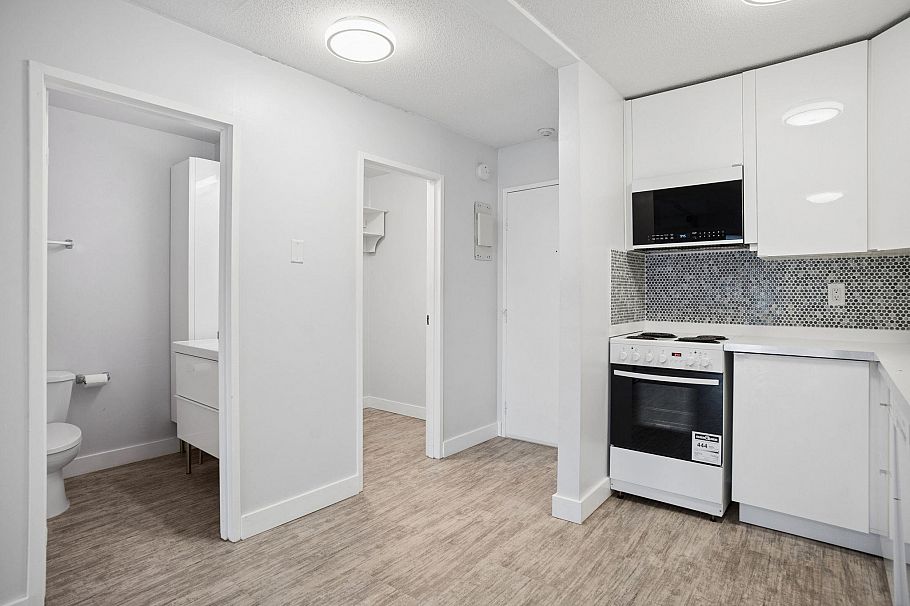 303 1717 W 13th Avenue Vancouver, BC - 9