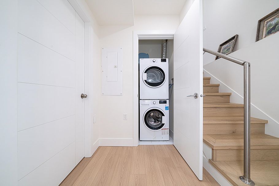 1 369 E 16th Avenue Vancouver, BC - 29