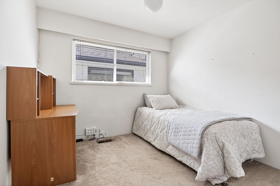 3180 E 3rd Avenue Vancouver, BC - 18