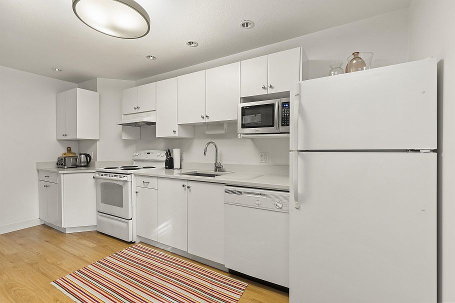 3472 W 13th Avenue Vancouver, BC - 33