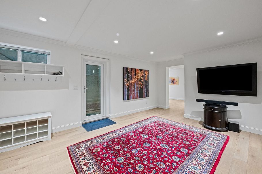 226 Wooddale Road North Vancouver, BC - 32