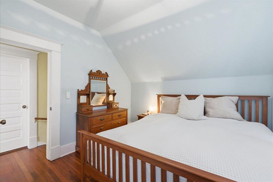 2232 W 14th Avenue Vancouver, BC - 18