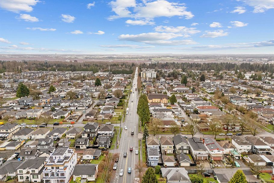 3115 E 49 Avenue Vancouver, BC - 39