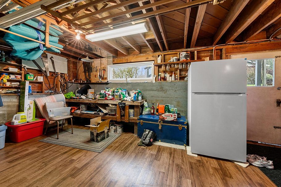 462 W 26th Street North Vancouver, BC - 31