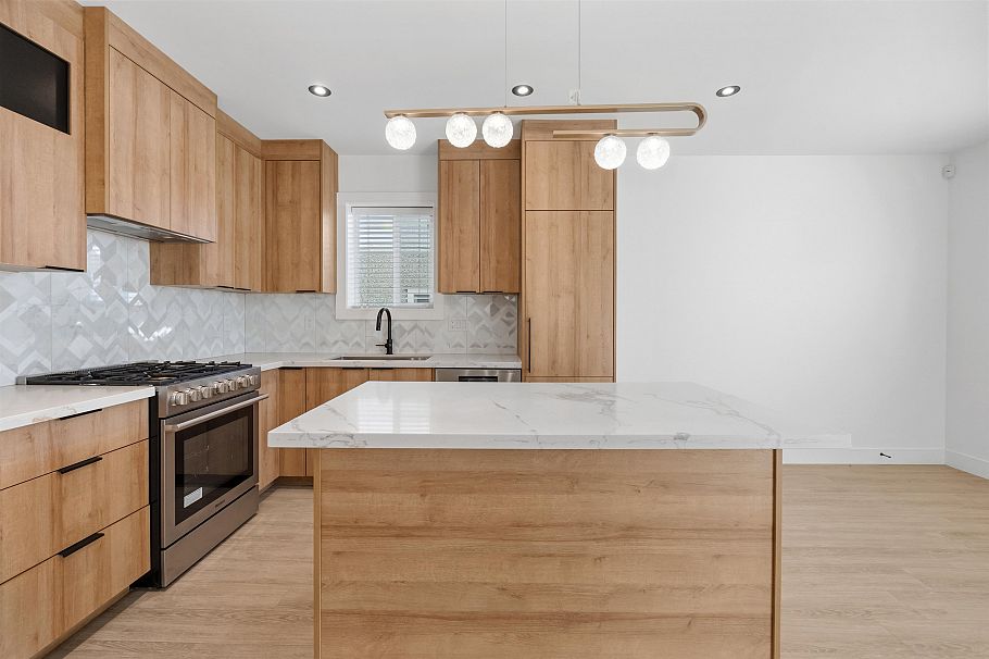 1155 Renfrew Street Vancouver, BC - 13