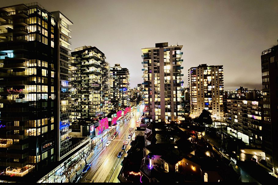 1103 1221 Bidwell Street Vancouver, BC - 4