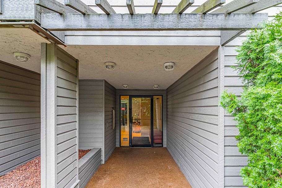 204 3020 Quebec Street Vancouver, BC - 3