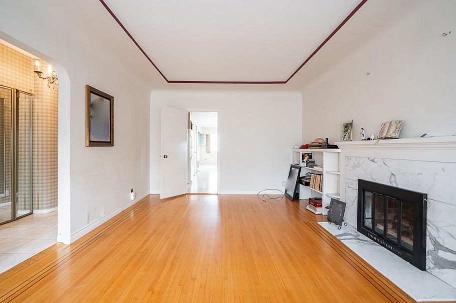 3205 E 3rd Avenue Vancouver, BC - 6