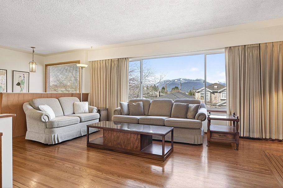 3180 E 3rd Avenue Vancouver, BC - 9