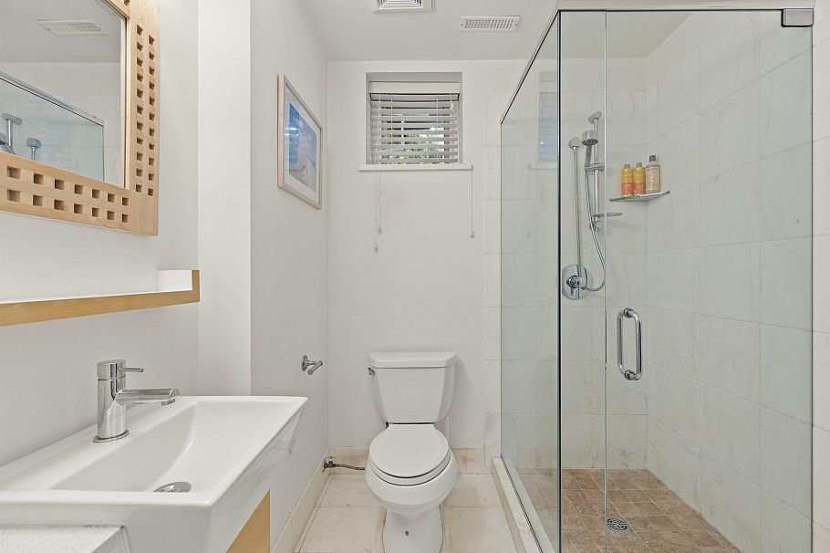 3472 W 13th Avenue Vancouver, BC - 36