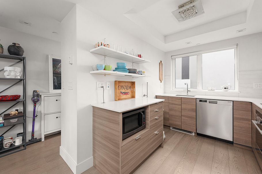 147 St. Patricks Avenue North Vancouver, BC - 11