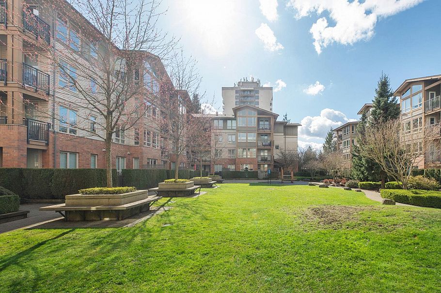 218 1111 E 27th Street North Vancouver, BC - 34