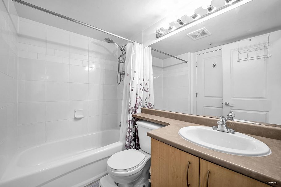 308 3588 Crowley Drive Vancouver, BC - 19