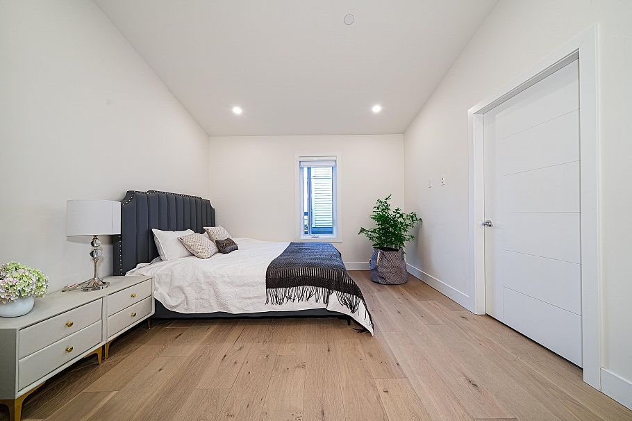 1 369 E 16th Avenue Vancouver, BC - 14