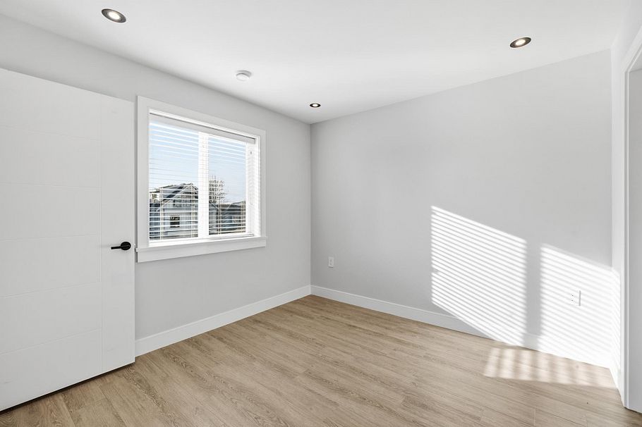 1155 Renfrew Street Vancouver, BC - 28