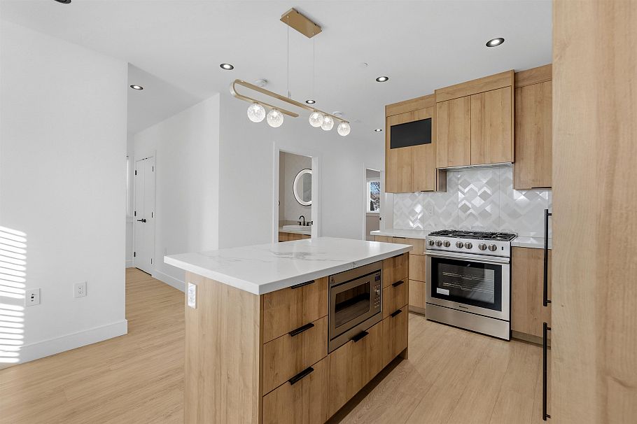 1155 Renfrew Street Vancouver, BC - 9