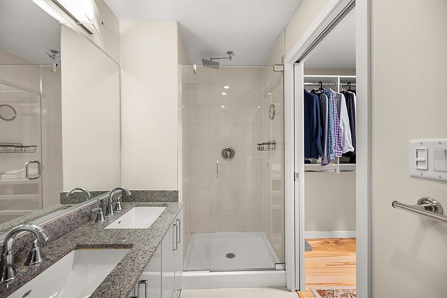 66 W 1st Avenue Vancouver, BC - 24