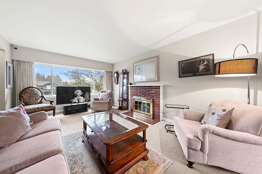 462 W 26th Street North Vancouver, BC - 11