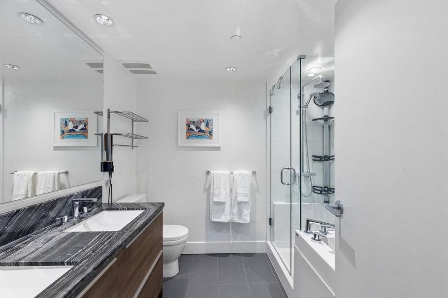 101 1550 Fern Street North Vancouver, BC - 21