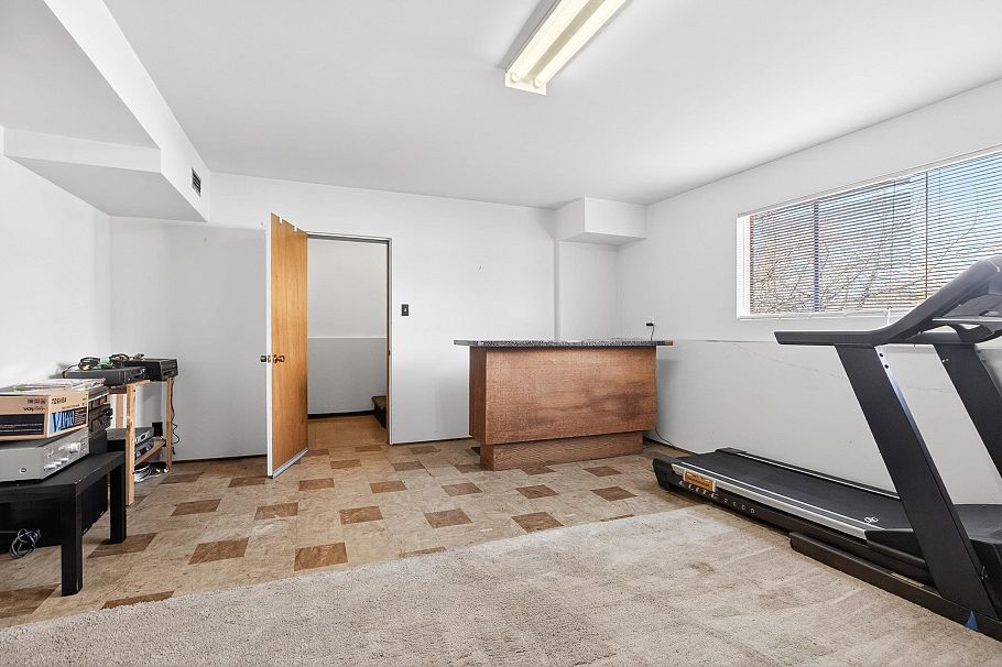 3180 E 3rd Avenue Vancouver, BC - 23