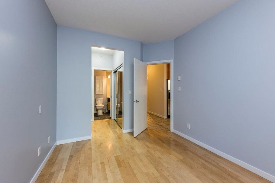 208 560 Raven Woods Drive North Vancouver, BC - 11