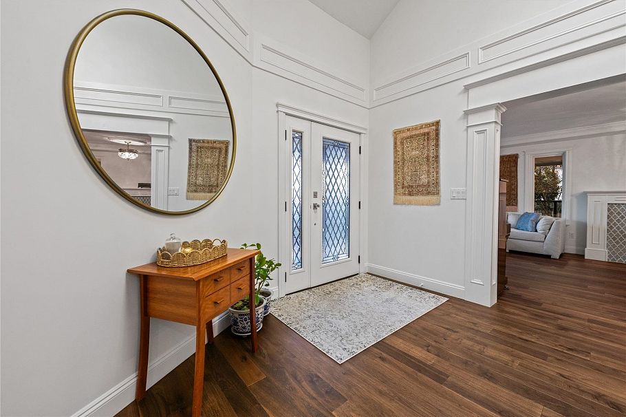 226 Wooddale Road North Vancouver, BC - 2