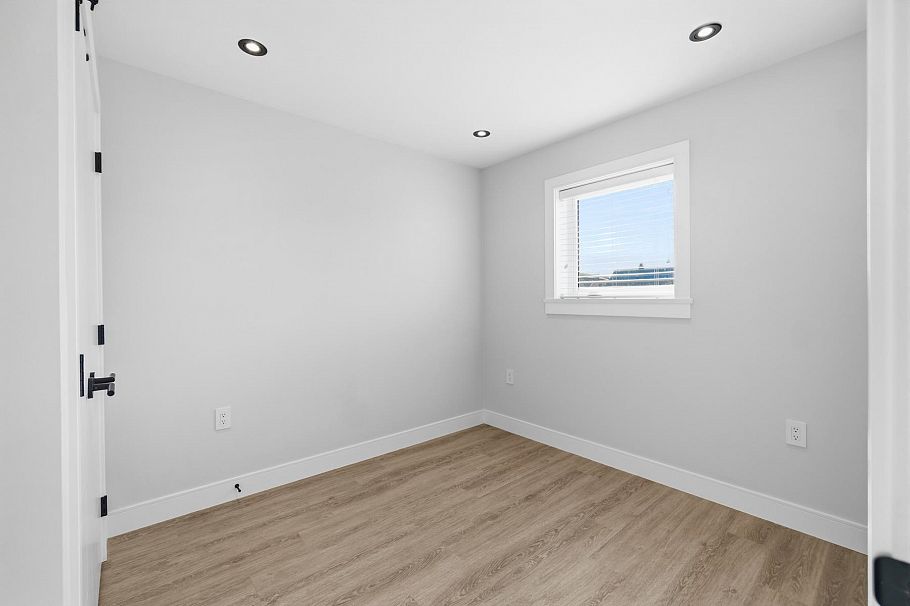 1155 Renfrew Street Vancouver, BC - 29