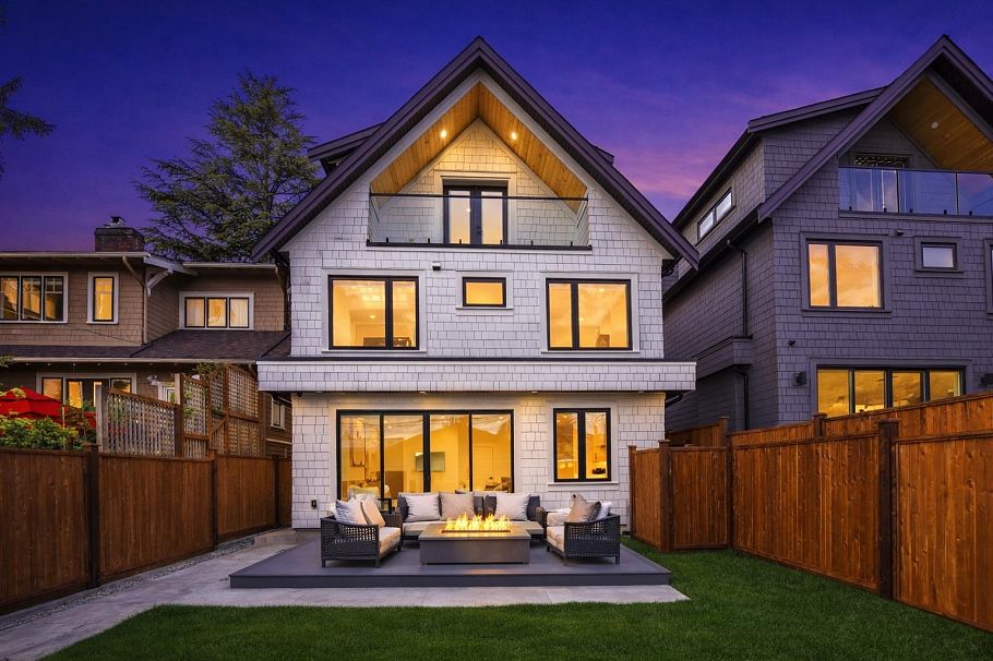 2 2138 W 48th Avenue Vancouver, BC - 1