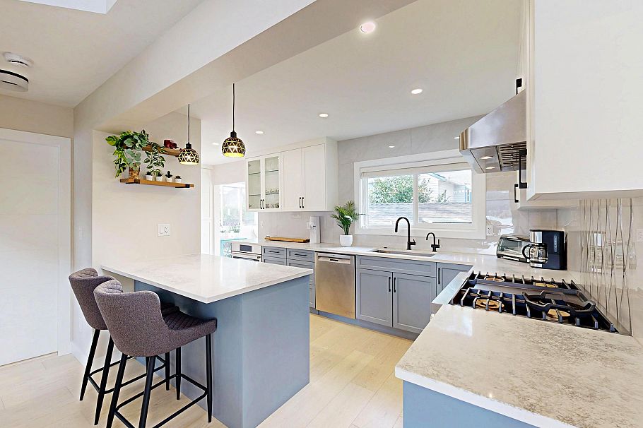 4545 Strathcona Road North Vancouver, BC - 9