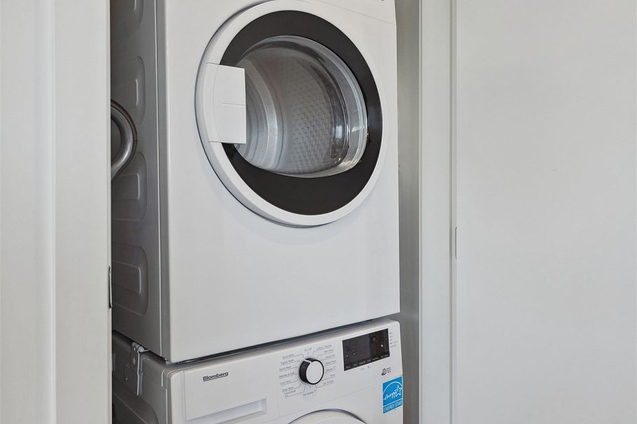 1207 1471 Hunter Street North Vancouver, BC - 30