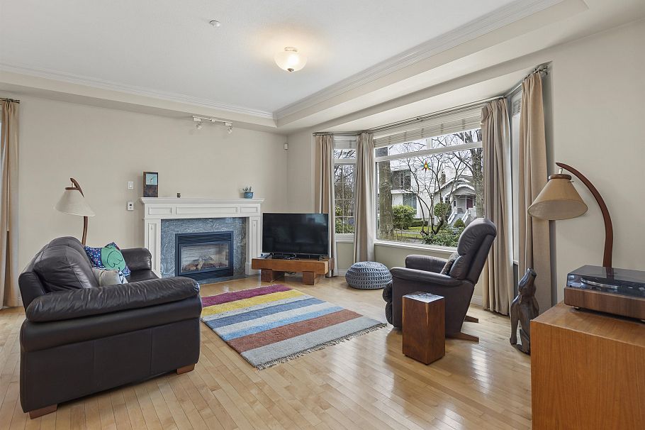 3472 W 13th Avenue Vancouver, BC - 5
