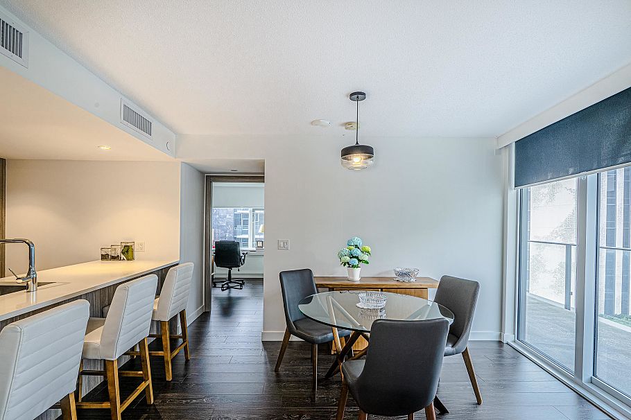 1082 8608 Hazelbridge Way Richmond, BC - 7