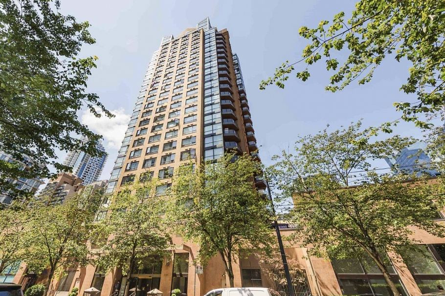 2103 1189 Howe Street Vancouver, BC - 1