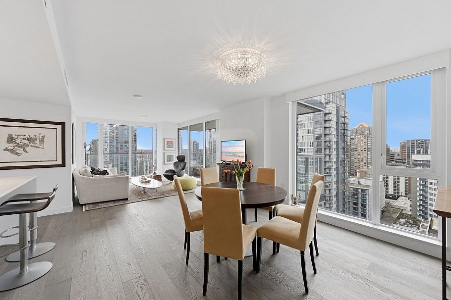 1909 1111 Richards Street Vancouver, BC - 3