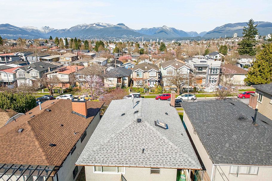 3180 E 3rd Avenue Vancouver, BC - 34