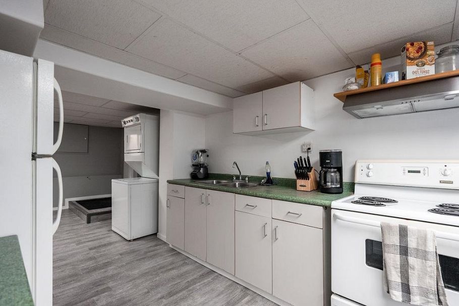 2867 E Georgia Street Vancouver, BC - 28