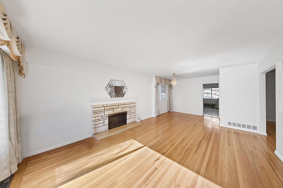 3571 E 46th Avenue Vancouver, BC - 6