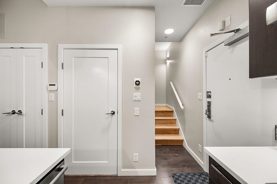 66 W 1st Avenue Vancouver, BC - 15