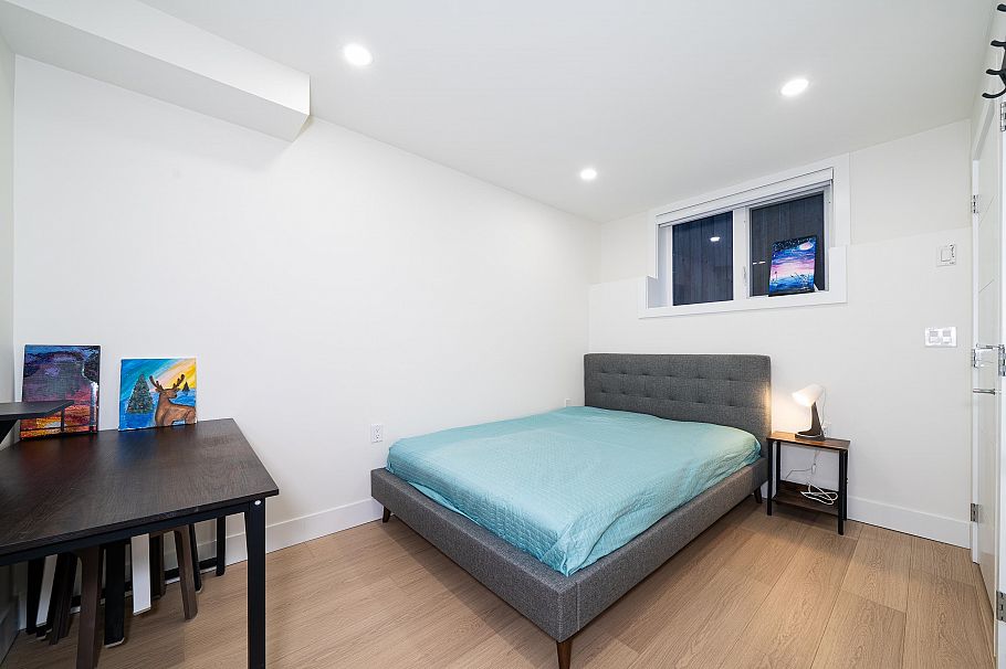 1 369 E 16th Avenue Vancouver, BC - 24