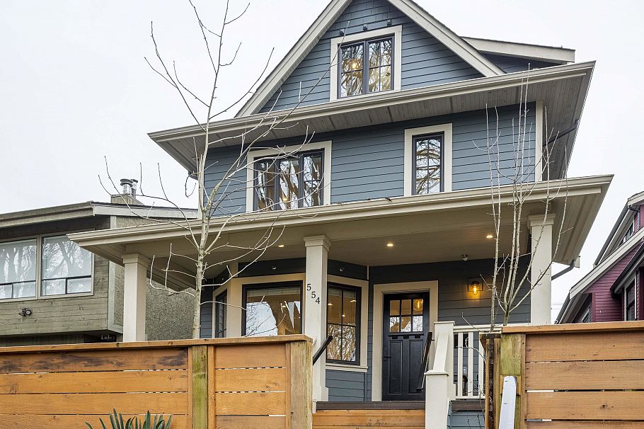 554 E 10th Avenue Vancouver, BC - 1